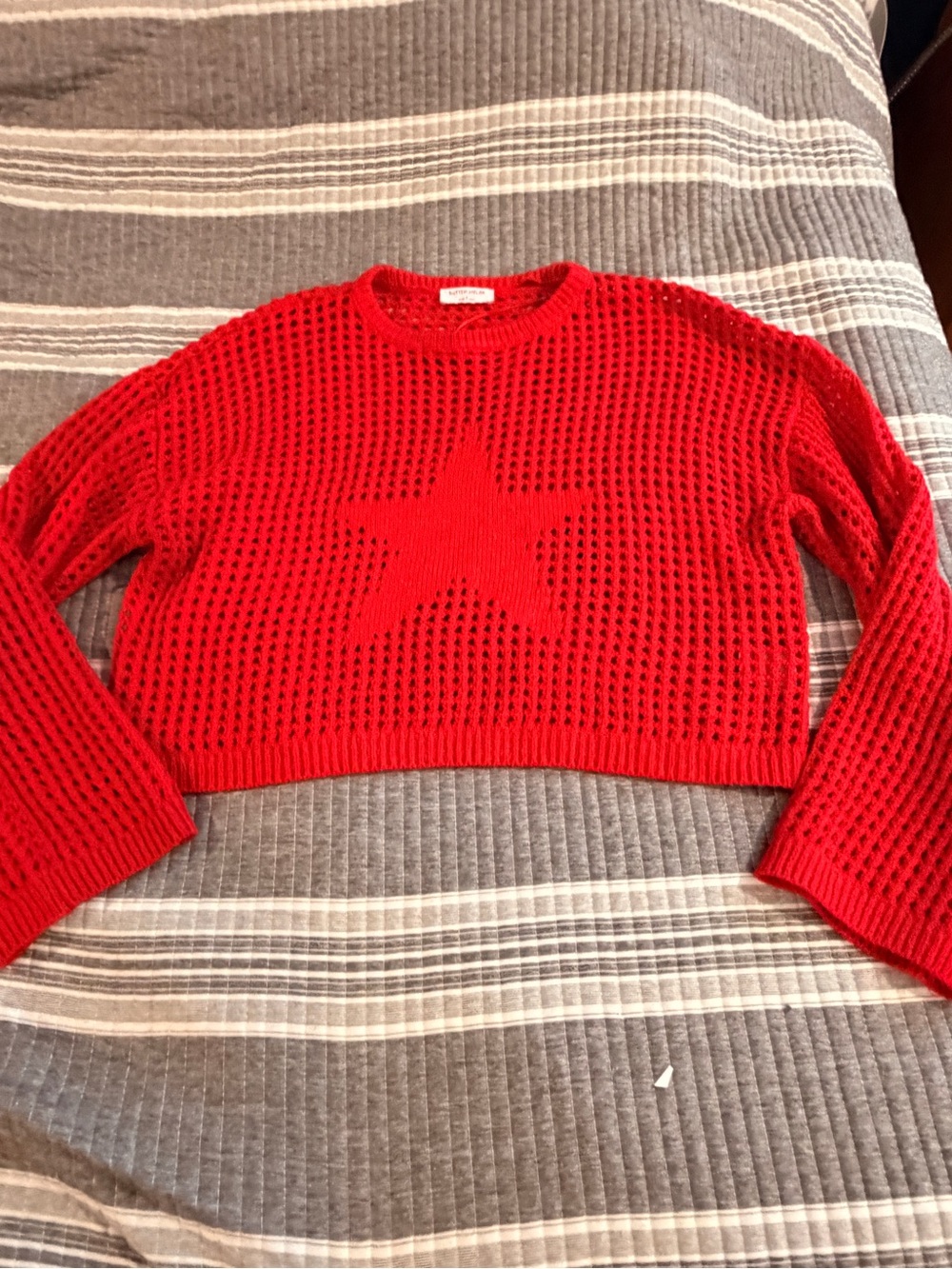 NWOT Butter Melon Red Star Pattern Cropped Knit Sweater - Women Medium
